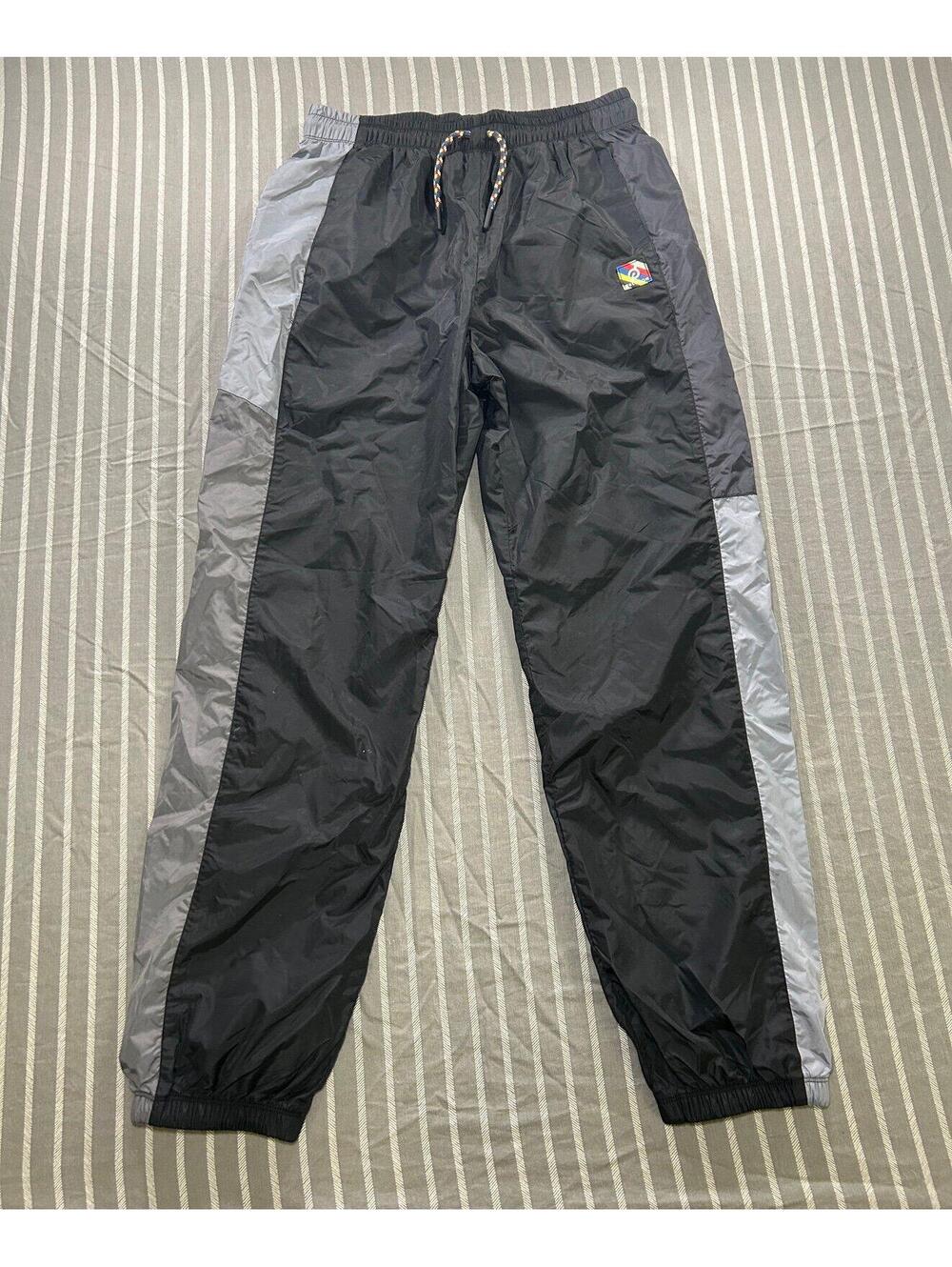 Athletic pants